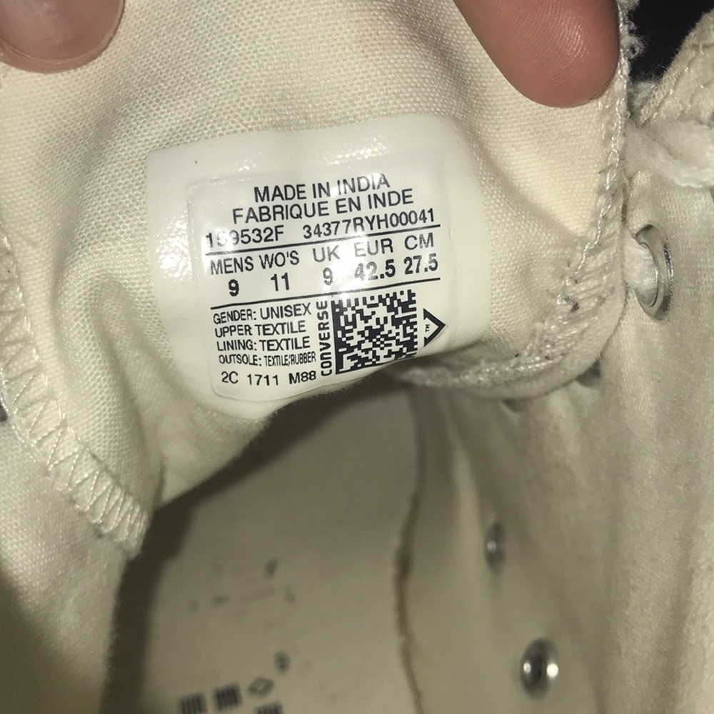 Converse - Picture 3 of 4